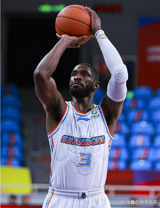 包含转会期新奥尔良鹈鹕调整名单以备意大利杯内马尔在勇士比赛中战术调整，广厦男篮绝杀压哨备战亚冠直接炸裂的词条