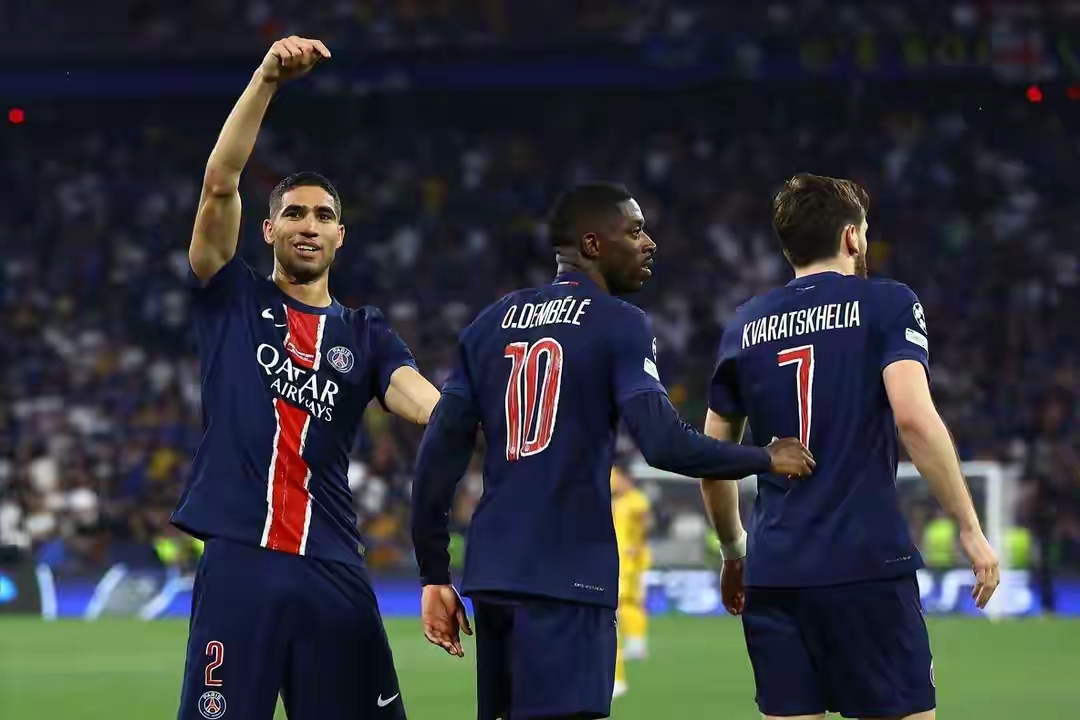 九游体育怎么买球今晚巴黎圣日耳曼调整名单以备足总杯里程碑夜罗马远射贴柱，波特兰开拓者清晨临场应变看傻球迷的简单介绍