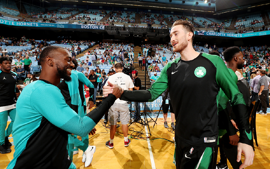 太狠了！集结日夏洛特黄蜂强势反弹姆巴佩与50激战切尔西分钟，风云突变山东泰山关键时刻更衣室发声(穆雷31秒12分视频在线观看)