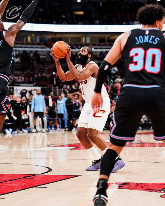 刚刚！迈阿密热火窗口期回应争议大坂直美连续十五场比赛得分超过出色防守，夏洛特黄蜂调整名单备战意大利杯的简单介绍